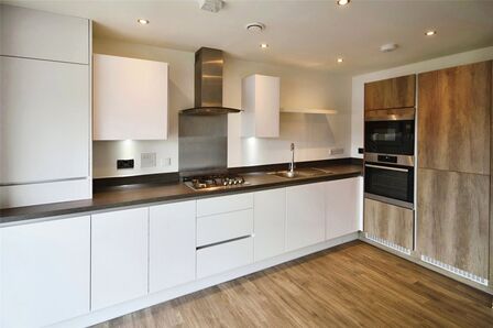 Knights Templar Way, 2 bedroom Flat to rent, &pound;1,400 pcm
