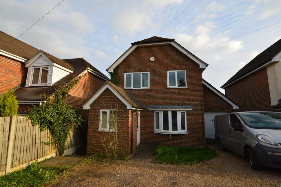 Main image of 3 bedroom Detached House to rent, Frindsbury Hill, Rochester, Kent, ME2