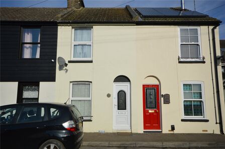 Mount Road, 2 bedroom Mid Terrace House for sale, £250,000