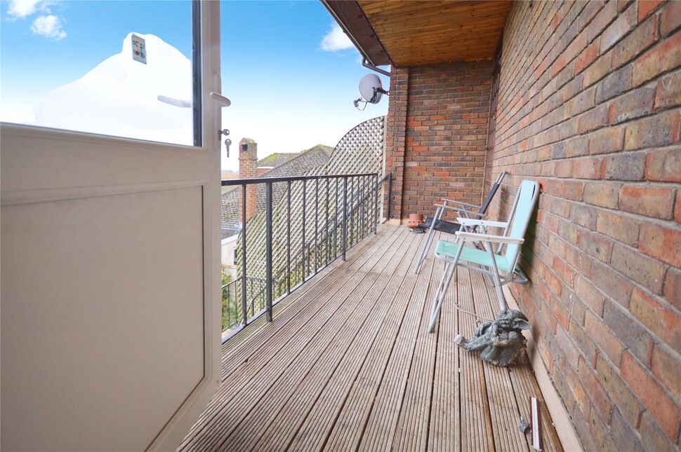 4 bedroom Detached House for sale, Pilgrims Road, Halling, ME2 £550,000