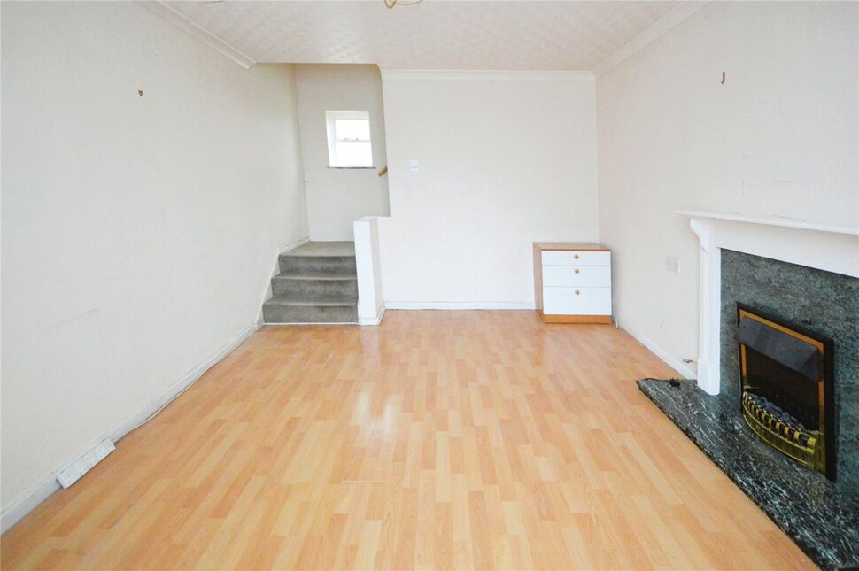 2 bedroom Mid Terrace House for sale, Arethusa Road, Rochester, ME1 £