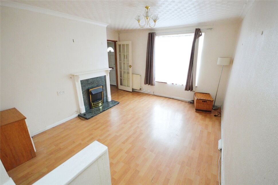 2 bedroom Mid Terrace House for sale, Arethusa Road, Rochester, ME1 £