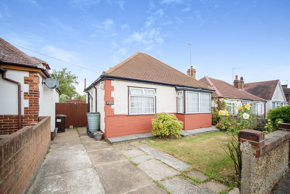 2 bedroom Detached Bungalow for sale, Gerrard Avenue, Rochester, ME1