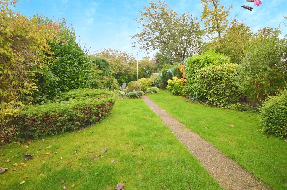 3 bedroom Semi Detached House for sale, Berkeley Close, Rochester, ME1