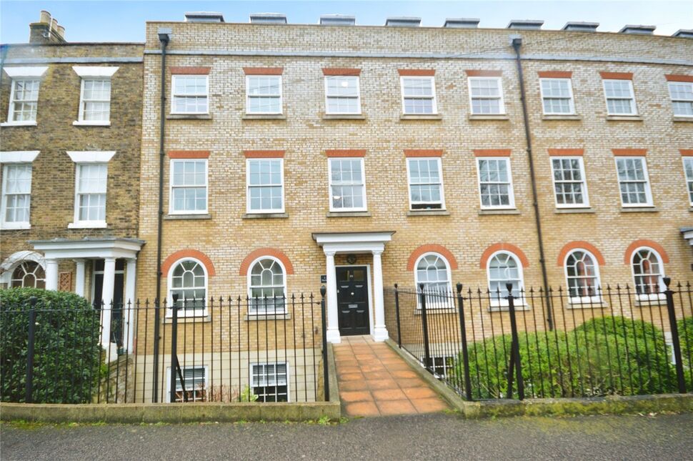 Main image of 2 bedroom  Flat for sale, New Road, Rochester, Kent, ME1