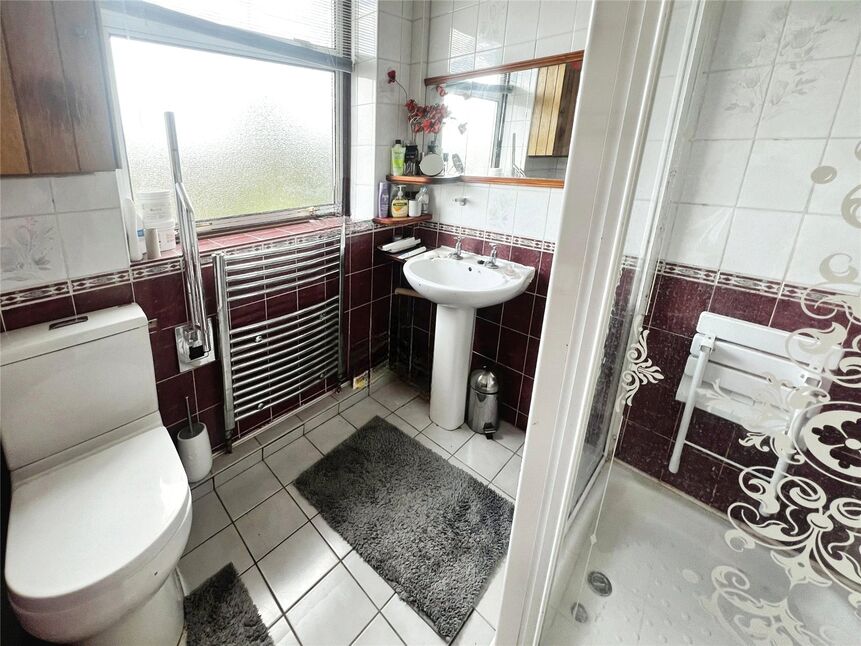 3 bedroom Mid Terrace House to rent, City Way, Rochester, ME1 £1,500 pcm