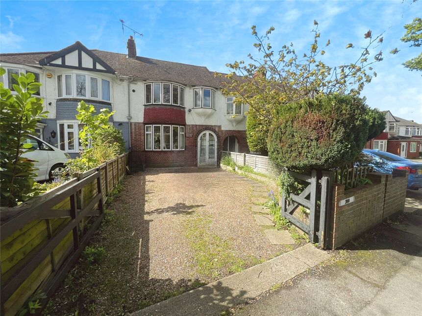 3 bedroom Mid Terrace House to rent, City Way, Rochester, ME1 £1,500 pcm