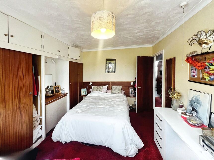 3 bedroom Mid Terrace House to rent, City Way, Rochester, ME1 £1,500 pcm