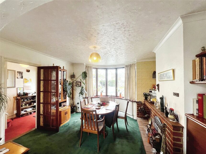 3 bedroom Mid Terrace House to rent, City Way, Rochester, ME1 £1,500 pcm