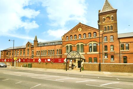 2 bedroom  Flat for sale