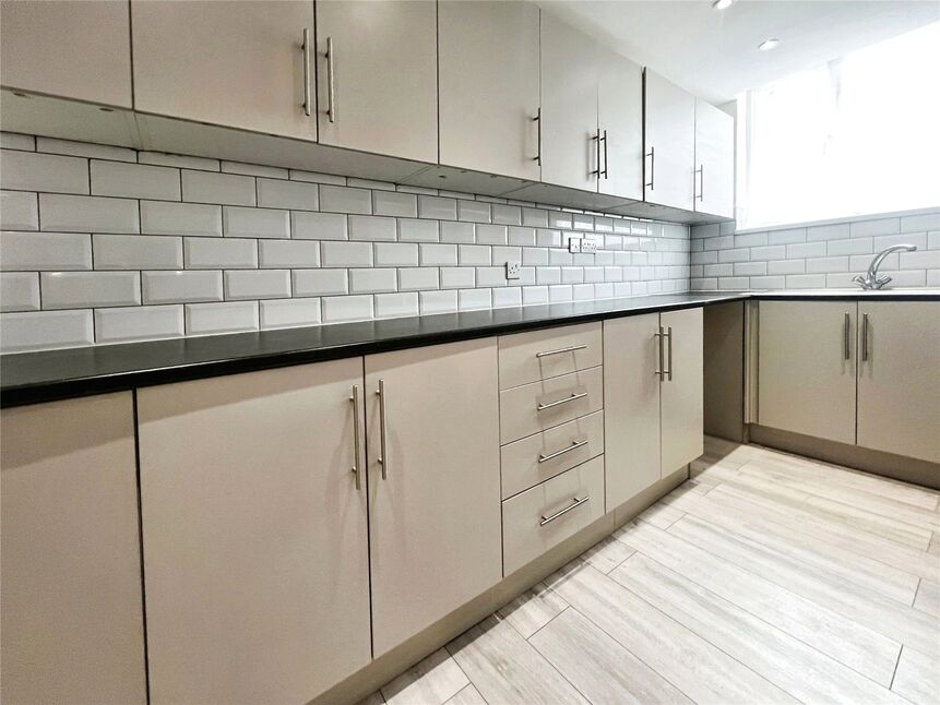 Main image of 2 bedroom Flat to rent, Hillside Avenue, Strood, Kent, ME2