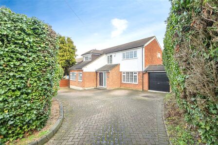 Crutches Lane, 4 bedroom Detached House for sale, £900,000