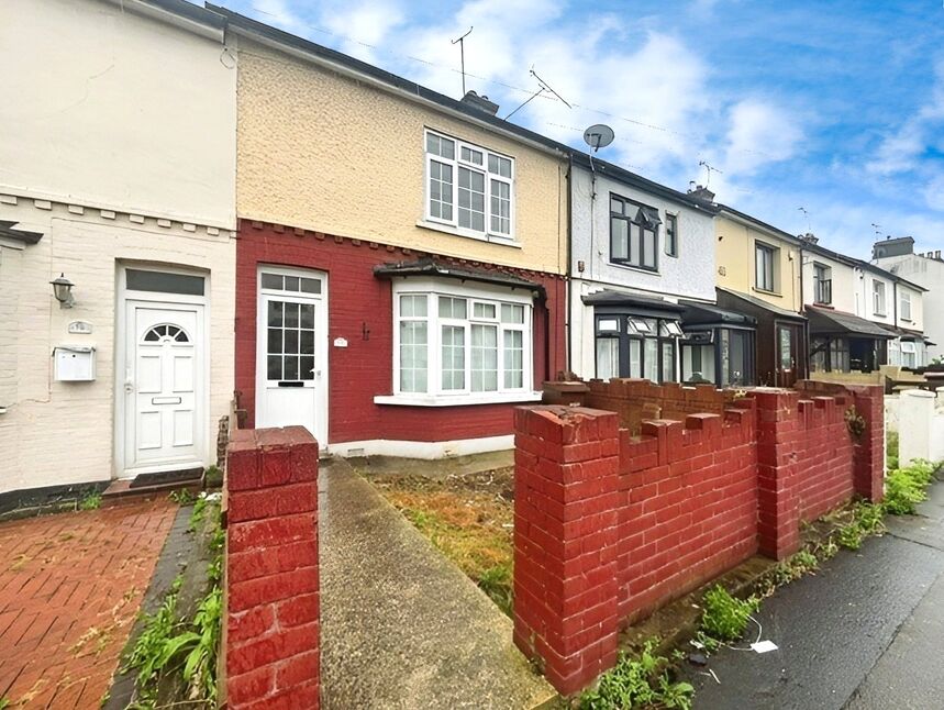 Main image of 3 bedroom Mid Terrace House to rent, King Edward Road, Gillingham, Kent, ME7