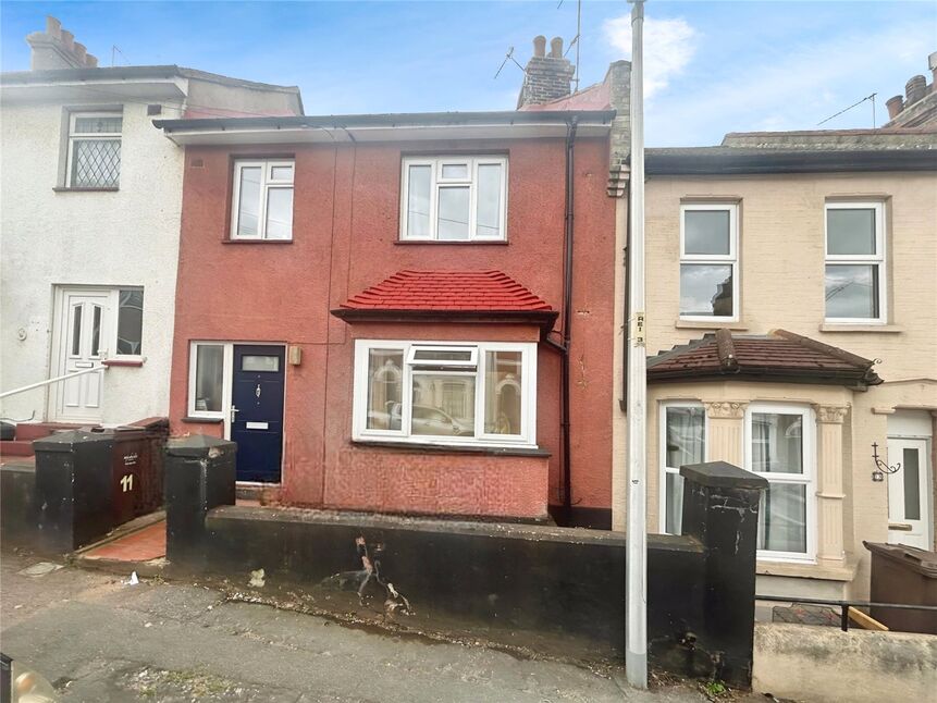 Main image of 1 bedroom  Room to rent, Ross Street, Rochester, Kent, ME1