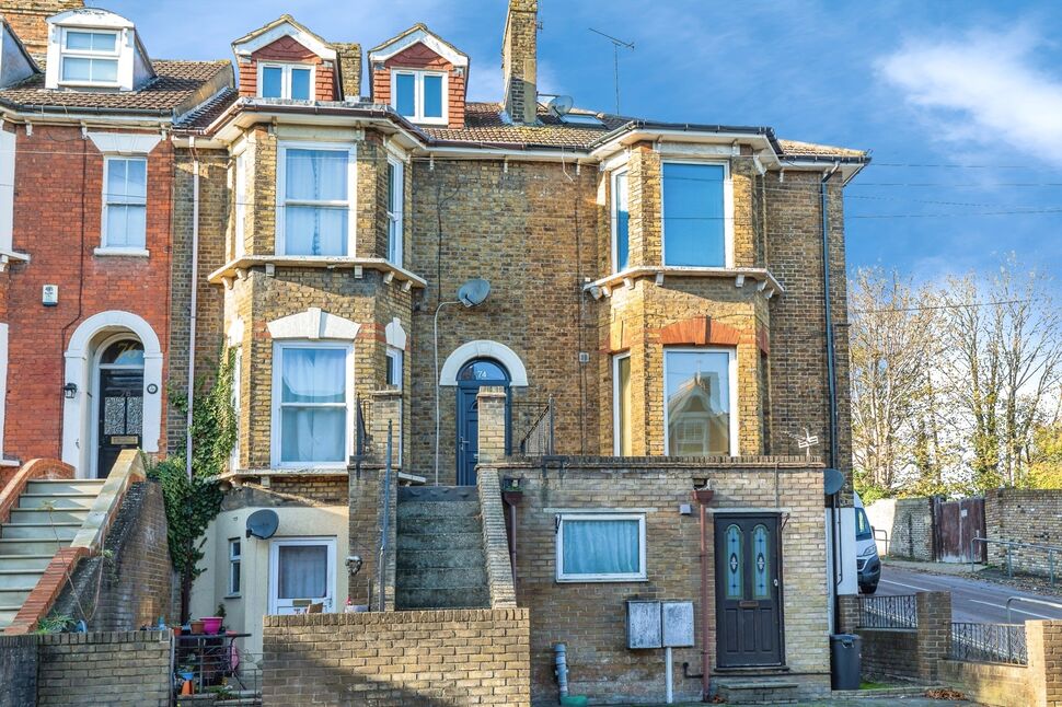 4 bedroom Mid Terrace House for sale