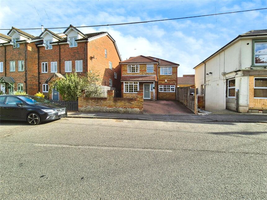 5 bedroom Detached House for sale