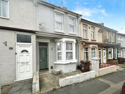 3 bedroom Mid Terrace House to rent