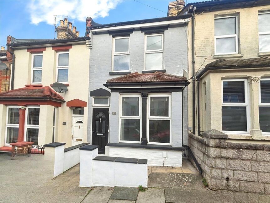 Main image of 3 bedroom Mid Terrace House to rent, Cecil Road, Rochester, Kent, ME1