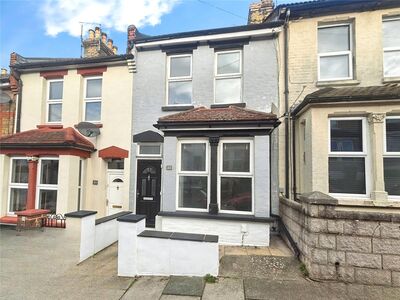 Cecil Road, 3 bedroom Mid Terrace House to rent, £1,600 pcm