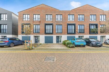 Common Creek Wharf, 4 bedroom Mid Terrace House for sale, &pound;590,000
