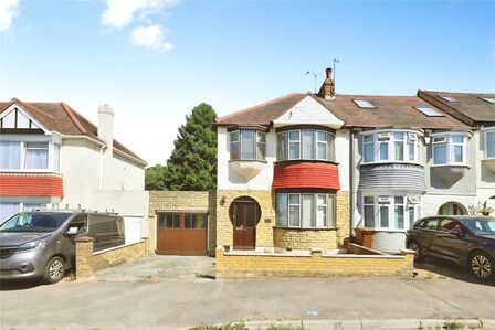 3 bedroom End Terrace House for sale