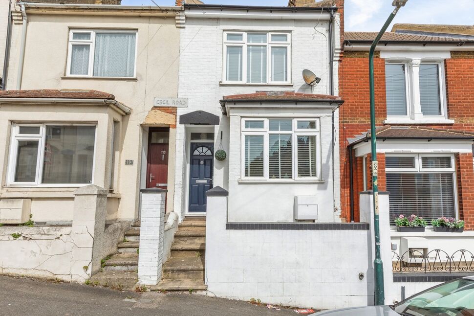 Main image of 2 bedroom Mid Terrace House for sale, Cecil Road, Rochester, Kent, ME1