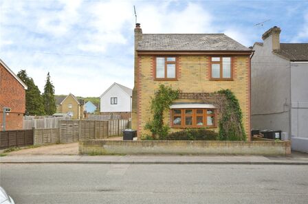 High Street, 4 bedroom Detached House for sale, &pound;500,000