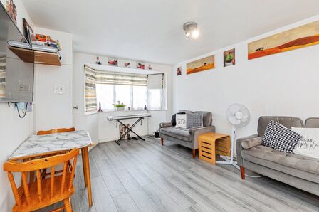 2 bedroom End Terrace House for sale