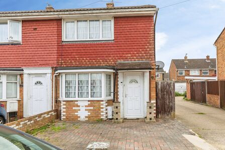 2 bedroom End Terrace House for sale
