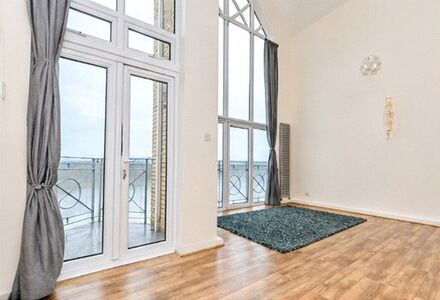 Valetta Way, 3 bedroom Flat to rent, &pound;1,850 pcm
