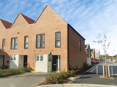 2 bedroom End Terrace House for sale