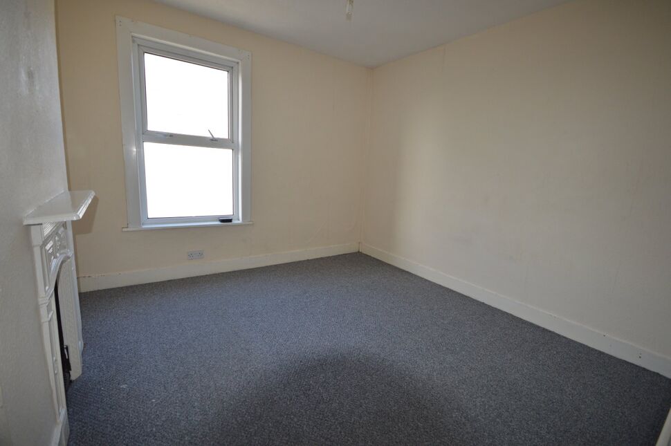 2 bedroom Mid Terrace House to rent, Mayfair, Rochester, ME2 £1,050 pcm