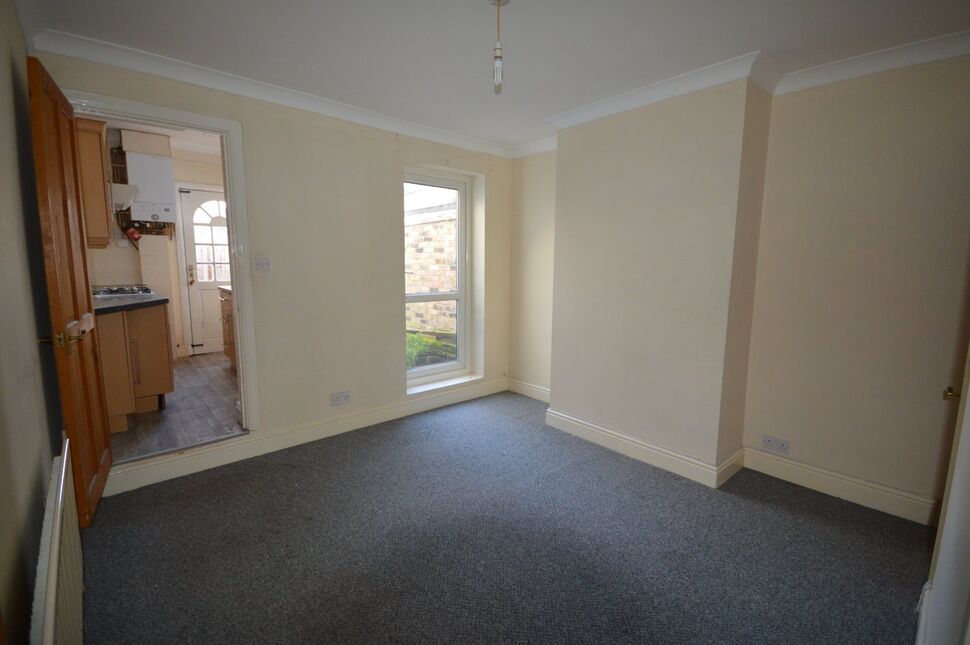 2 bedroom Mid Terrace House to rent, Mayfair, Rochester, ME2 £1,050 pcm