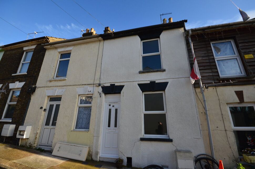 2 bedroom Mid Terrace House to rent, Mayfair, Rochester, ME2 £1,050 pcm