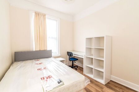 1 bedroom Room to rent