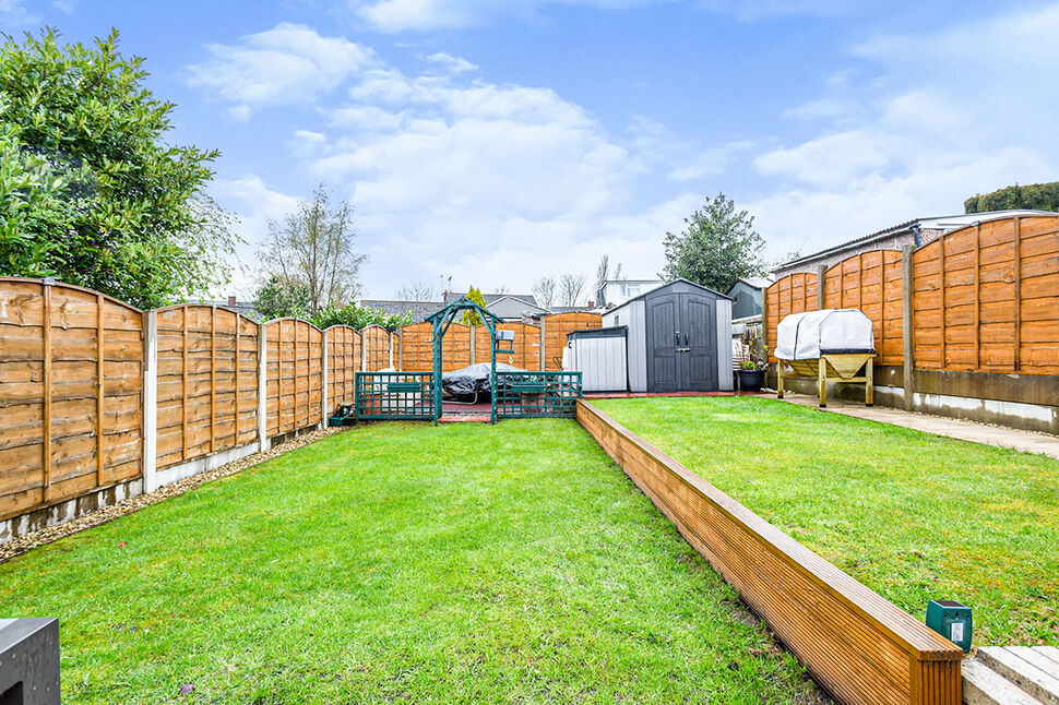 4 bedroom Semi Detached House for sale, Linkside Avenue, Royton, OL2