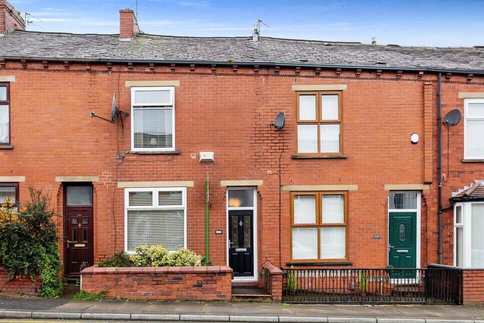 2 bedroom Mid Terrace House for sale, Rochdale Road, Royton, OL2 £160,000