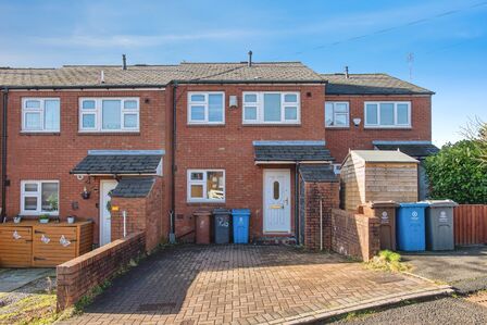 Markenfield Drive, 3 bedroom Mid Terrace House for sale, &pound;180,000