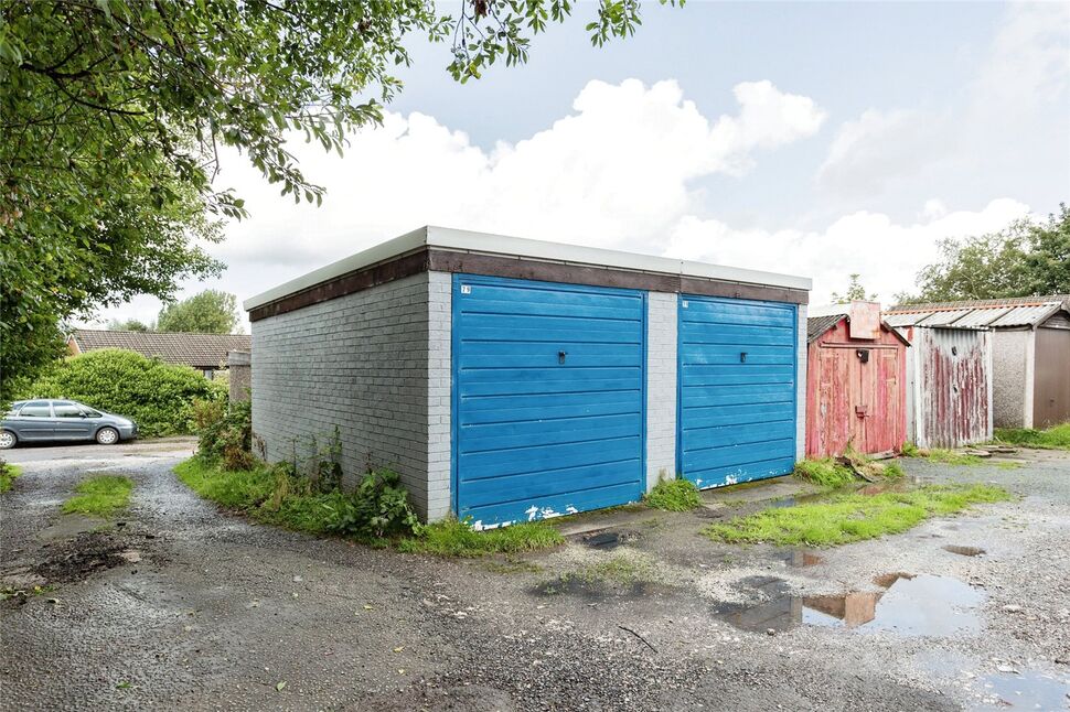 4 bedroom Semi Detached House for sale, Shaw Road, Royton, OL2 £290,000