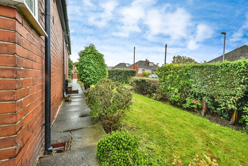 2 bedroom Semi Detached Bungalow for sale, Norfolk Way, Royton, OL2 £