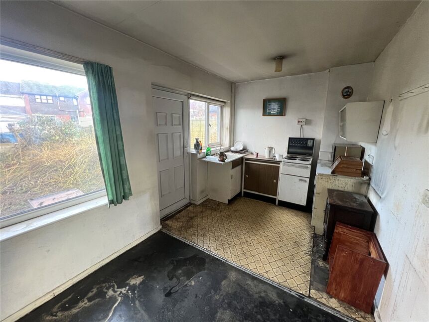 3 bedroom Semi Detached House for sale, Haddon Way, Shaw, OL2 £190,000