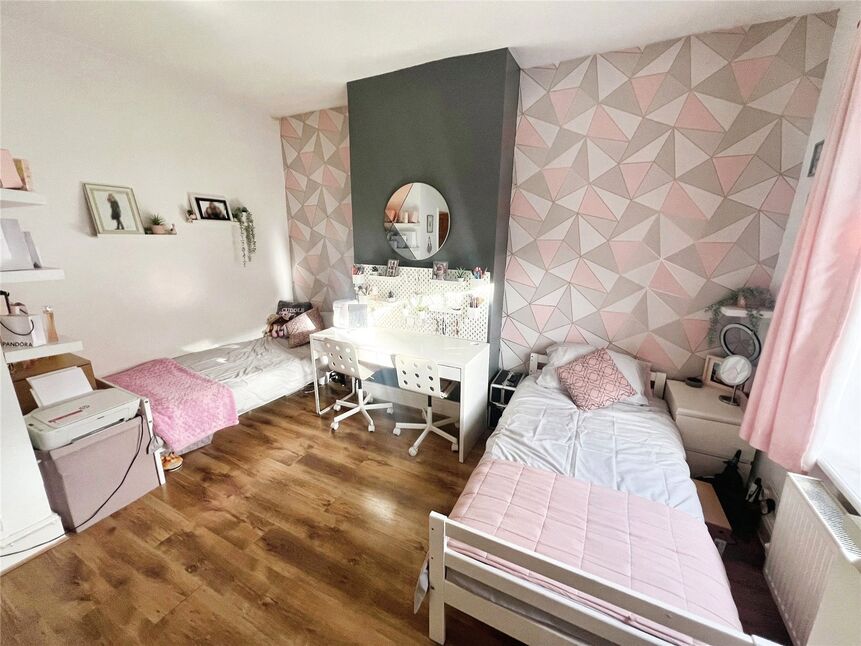 2 bedroom Mid Terrace House for sale, Travis Street, Shaw, OL2 £140,000