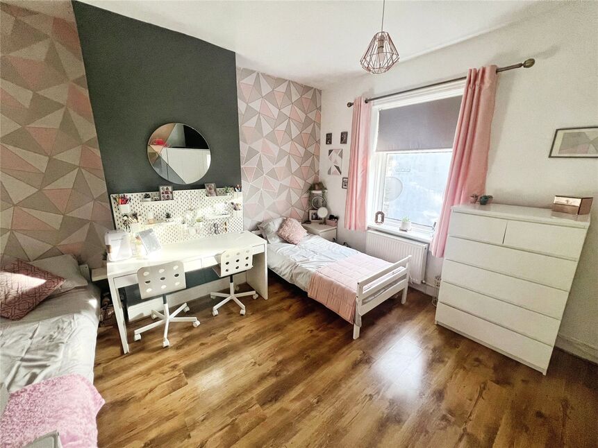 2 bedroom Mid Terrace House for sale, Travis Street, Shaw, OL2 £140,000