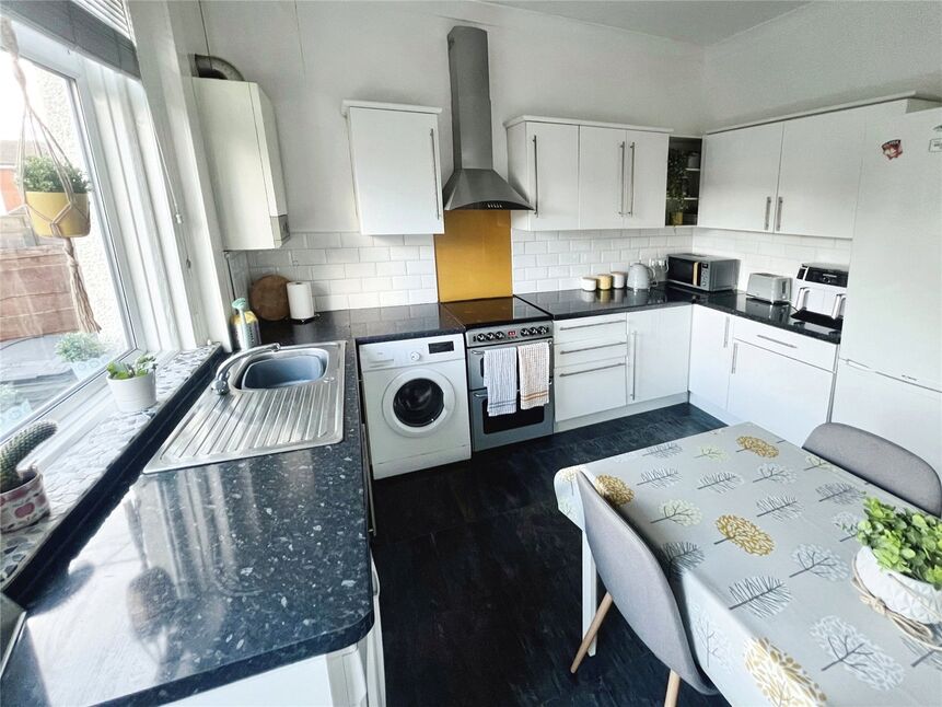 2 bedroom Mid Terrace House for sale, Travis Street, Shaw, OL2 £140,000