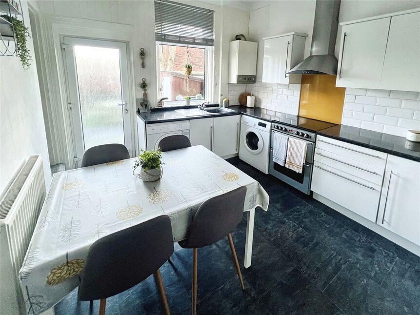 2 bedroom Mid Terrace House for sale, Travis Street, Shaw, OL2 £140,000