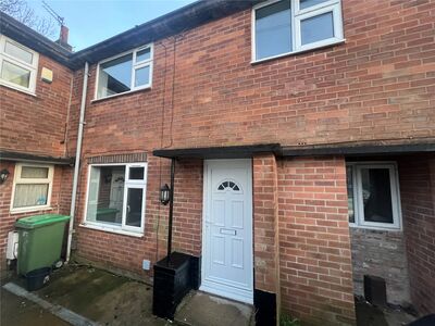 3 bedroom Mid Terrace House for sale