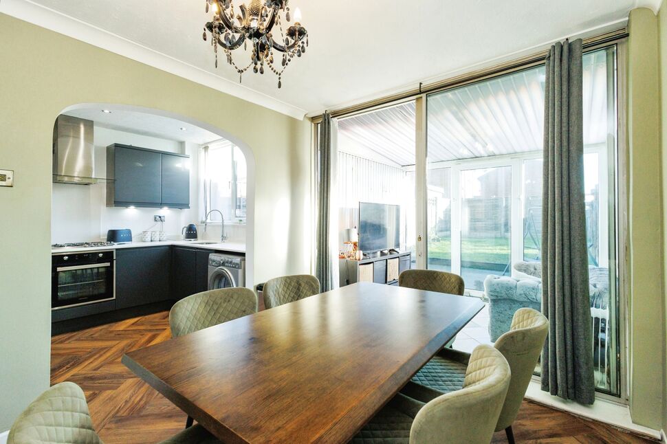 3 bedroom Mid Terrace House for sale, Counthill Road, Oldham, OL4 £