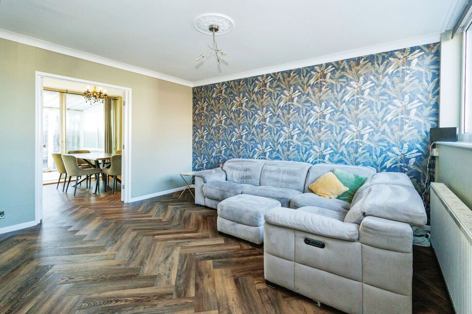 3 bedroom Mid Terrace House for sale, Counthill Road, Oldham, OL4 £