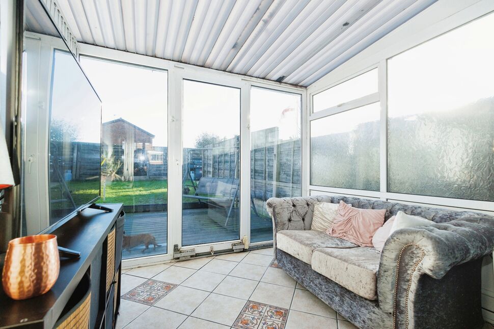 3 bedroom Mid Terrace House for sale, Counthill Road, Oldham, OL4 £