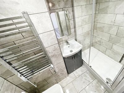1 bedroom Detached Room to rent
